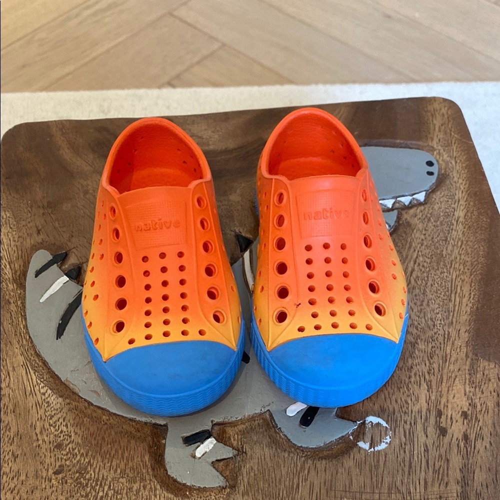 Native Water Shoes toddler 5c Orange and Blue Lightweight Design